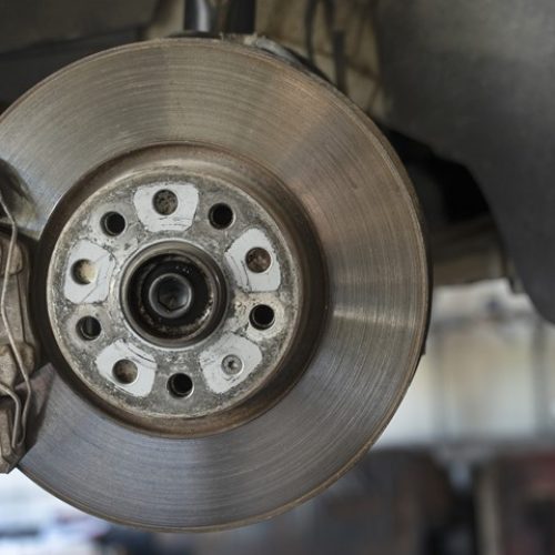 Jak często należy wymieniać klocki hamulcowe w ciężarówkach